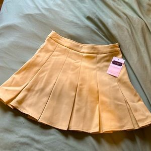 Yellow tennis skirt